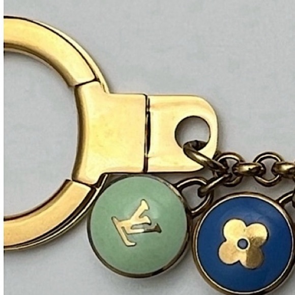 Louis Vuitton Authentic Upcycled LV hardware necklace - Picture 6 of 9